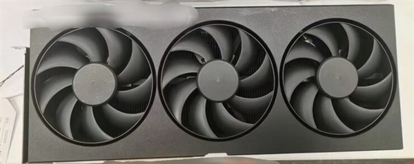 第一次见 RTX 4090Ti实卡正面庐山真面目