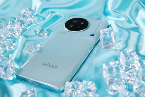 vivo X90s