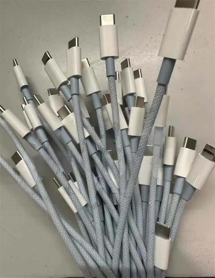 iPhone 15系列USB-C数据线曝光2.jpg