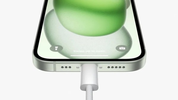 iPhone 15系列终于换上USB-C接口