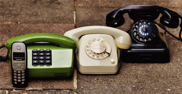 你多久没打了 固定电话数量17年连降：流失近2亿户