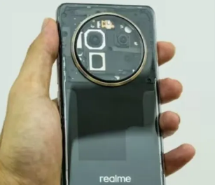 realme准备了12 Pro系列特别版透明的