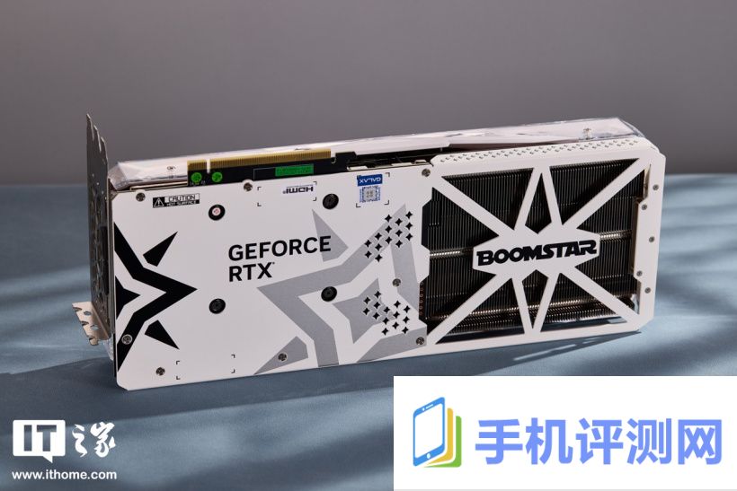 影驰 GEFORCE RTX 4070 Ti SUPER 星曜 OC 显卡图赏：潮流“水晶”外壳，炫彩风扇光环