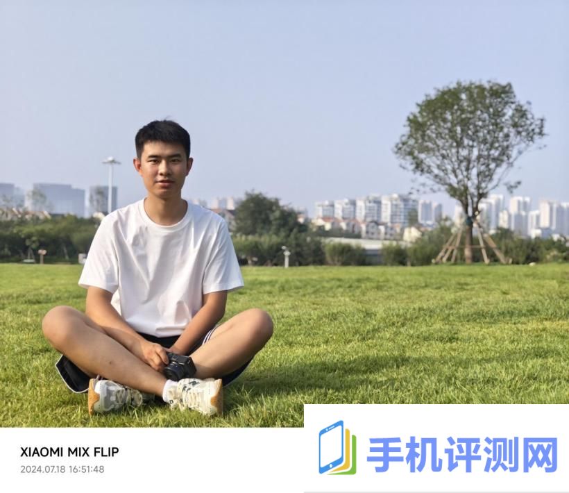 米系首款小折叠手机，小米 MIX Flip 评测